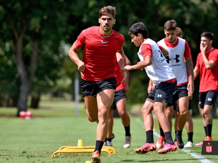 Estudiantes pone en marcha el año con un solo refuerzo y varias bajas