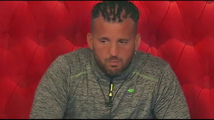 ¿Qué pasará con Juan tras la salida de Holder? El grupo de ”los monitos” tienen miedo y buscan una nueva estrategia