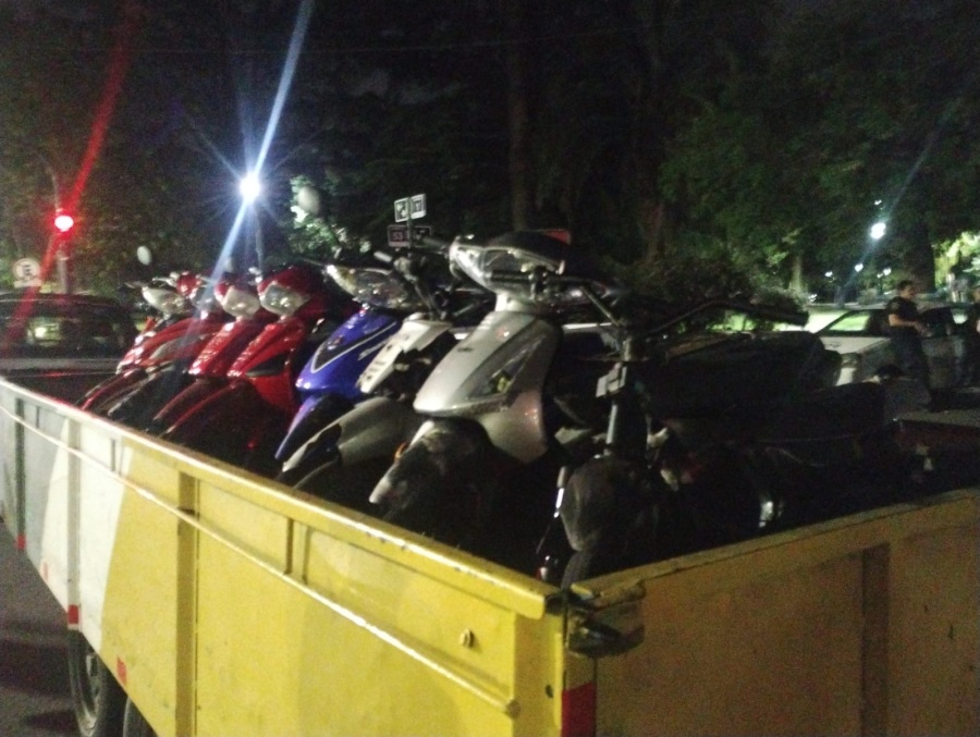 El municipio platense desplegó un importante operativo de seguridad vial: secuestraron más de 40 motos en la zona del bosque