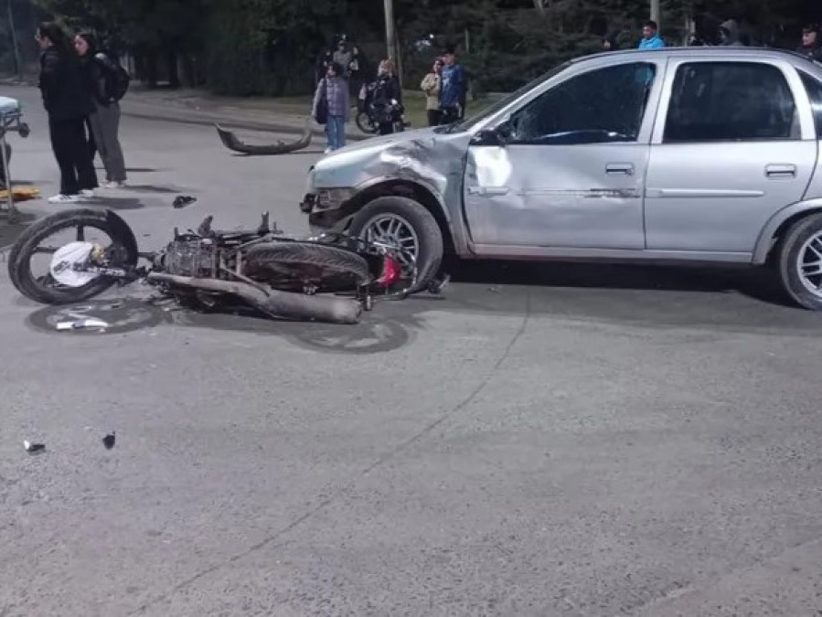 Dos adolescentes quedaron hospitalizados luego de sufrir un accidente en Melchor Romero