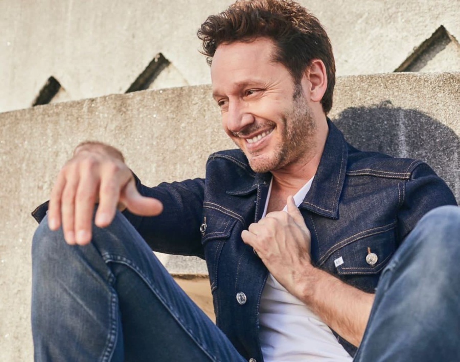 Abrazados, muy juntos y a puro sol: revelaron la primera foto de Benjamín Vicuña con su nueva novia: ”Viva el amor”