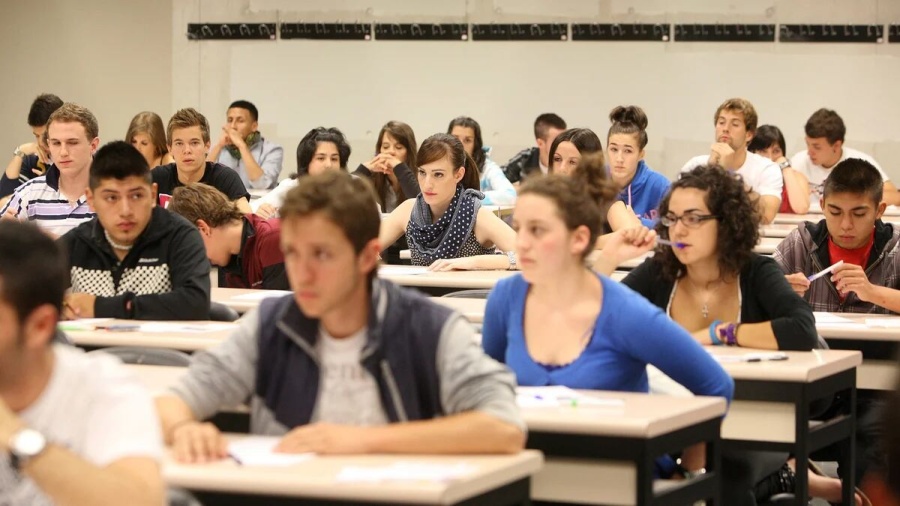 Volvieron a la carga con el cobro a los extranjeros que estudien en universidades nacionales