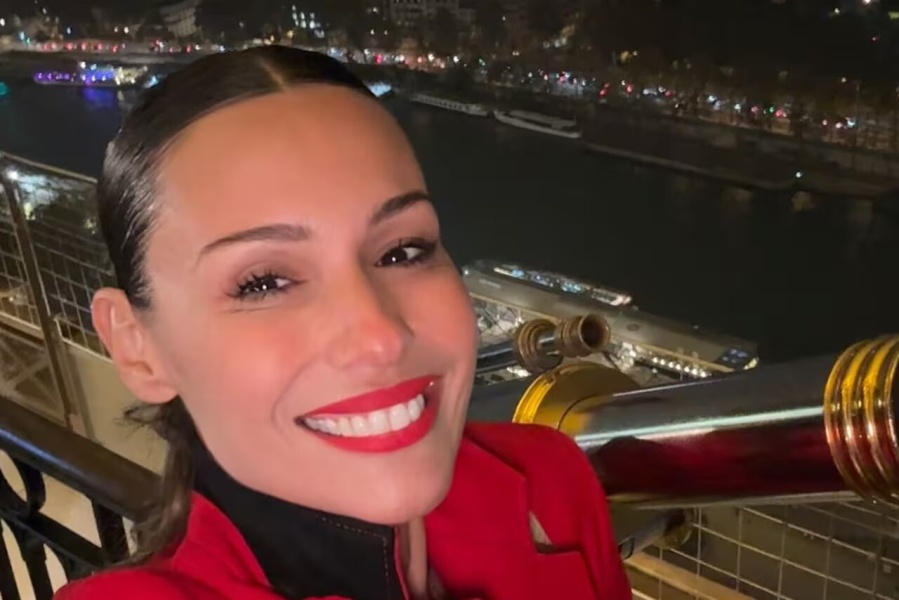 Pampita disfrutó de la noche en París y se la jugó con un look atrevido