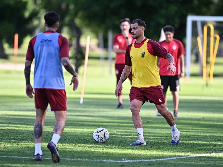 El llamativo equipo que planea Domínguez para afrontar un juego decisivo para su futuro