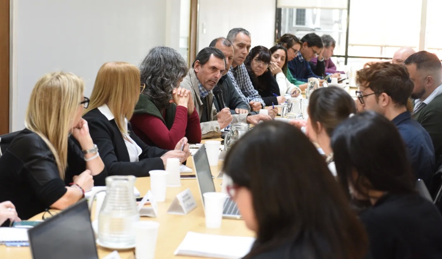 Los gremios pidieron la reapertura urgente de las paritarias docentes en la Provincia de Buenos Aires