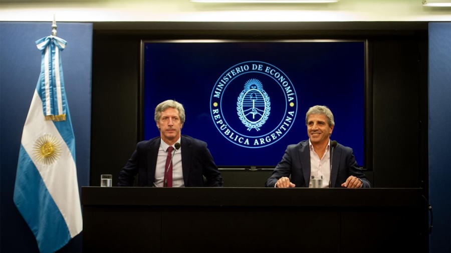 El Gobierno tomó un préstamo por 1.000 millones de dólares con cinco bancos internacionales