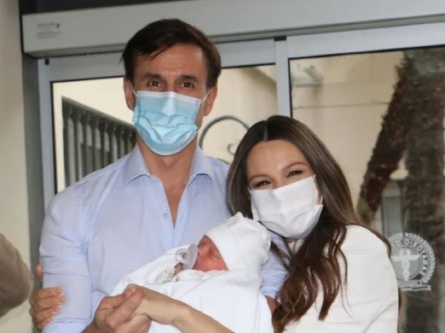 Las primeras fotos de Pampita y Roberto García Moritán con su hija Ana