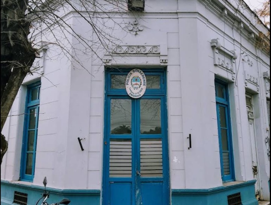 Una mujer llegó con una herida por arma blanca y quedó detenida por hurto en Ensenada