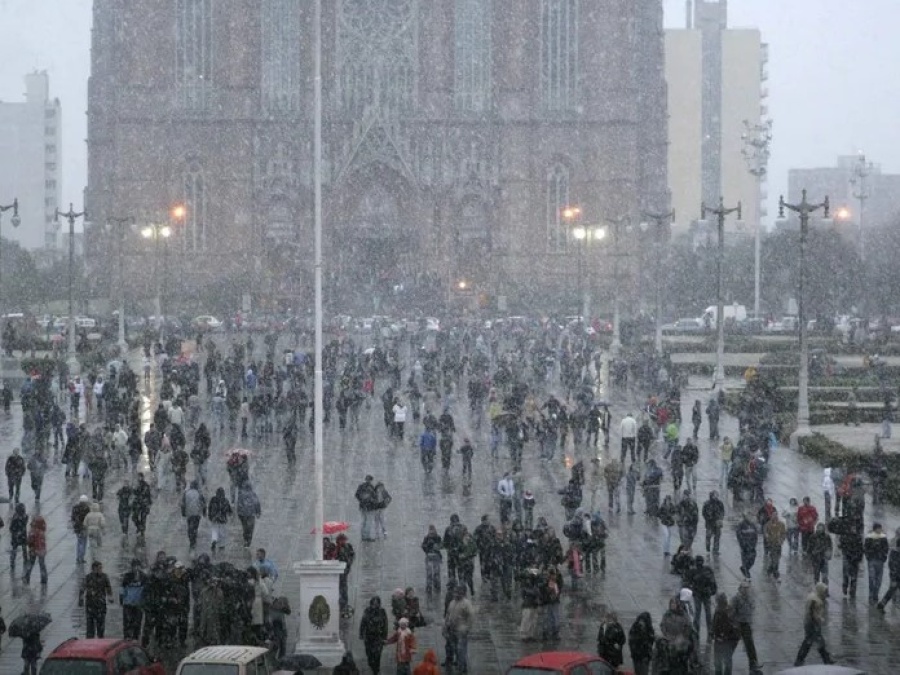 A 18 años, La Plata recuerda la histórica nevada que pinto la ciudad de blanco