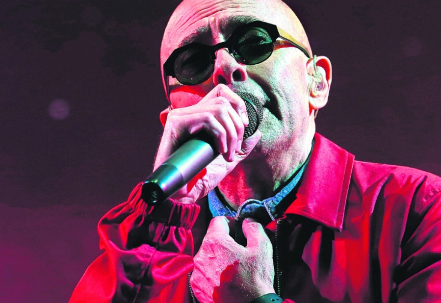 El Indio Solari volvió con nueva banda y tres canciones para sorpresa de todos sus fanáticos