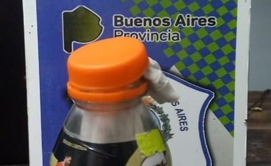 Llenó una botella con líquido inflamable para prender fuego a su ex pareja en Berisso y quedó detenido