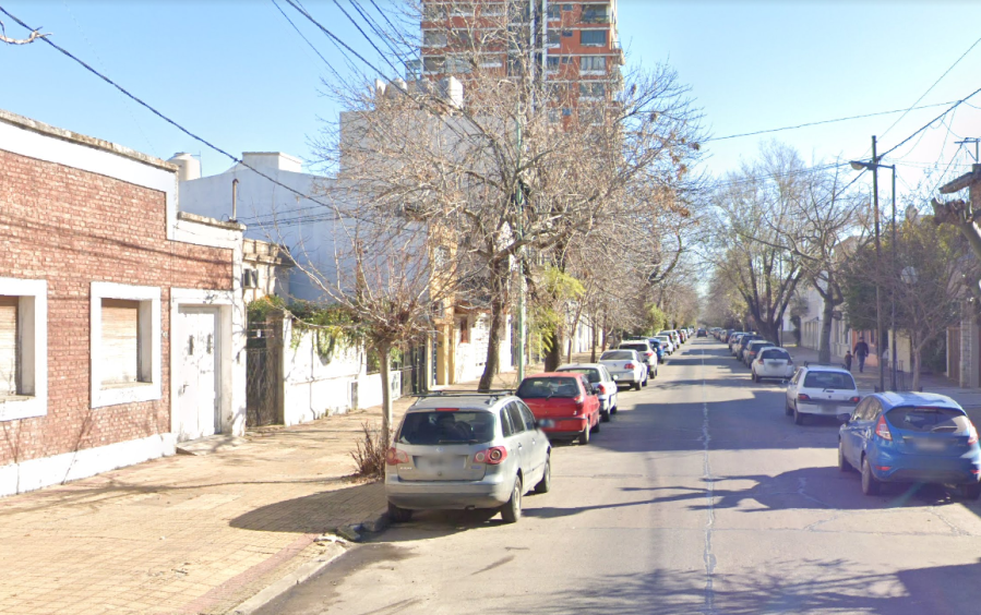 Delincuentes le robaron 3 millones de pesos a una jubilada en La Plata: la engañaron con el cuento “del sobrino”