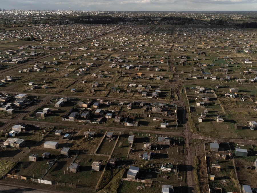 Denuncian a un hombre de 53 años por abuso sexual a una empleada en la megatoma de Los Hornos