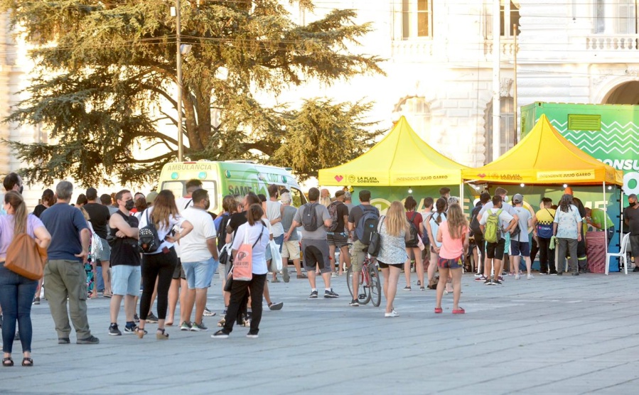Previo a las fiestas, se testearon más de mil vecinos en La Plata