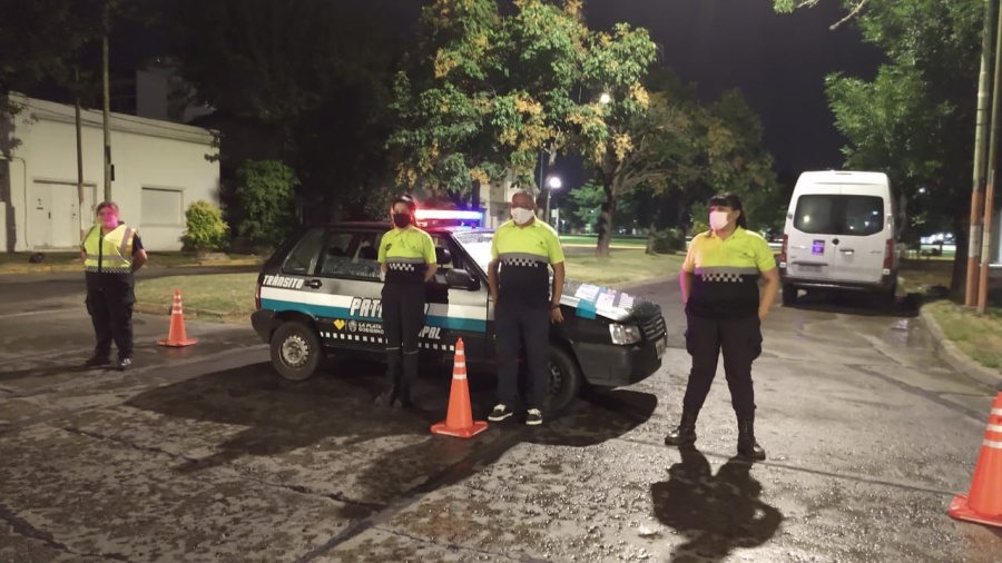 Desarticularon una fiesta clandestina de más de mil personas en City Bell