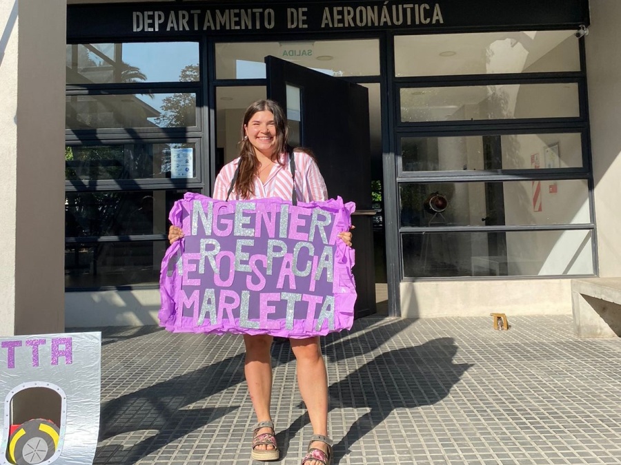 La primera Ingeniera Aeroespacial de la Argentina se recibió en La Plata