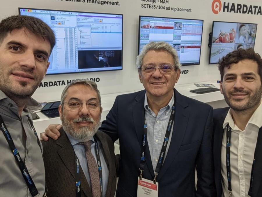Un software de radio clona voces con Inteligencia Artificial y crea anécdotas: ”Los locutores seguirán siendo fundamentales”