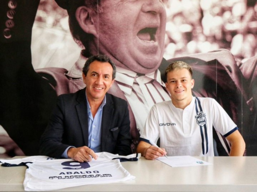 Ante la falta de refuerzos en Gimnasia oficializaron la compra de Matías Abaldo
