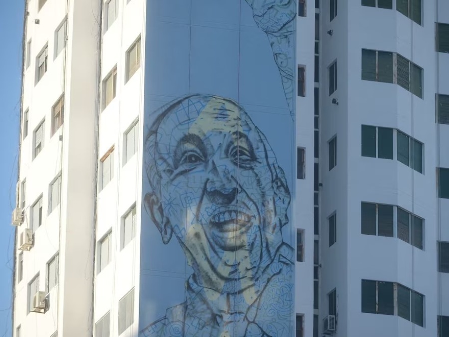 Así avanza el mural más grande del mundo en homenaje al Papa Francisco en La Plata