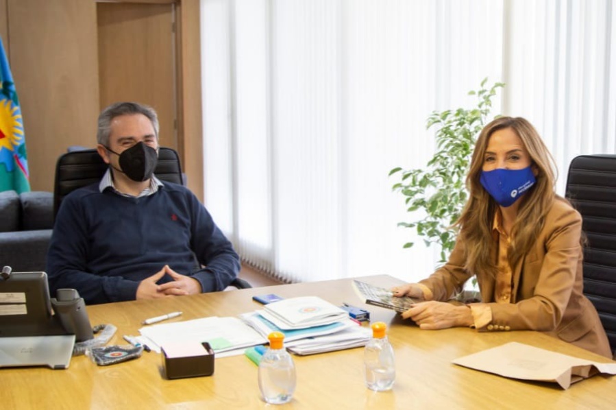 Tolosa Paz: “Estamos llegando a La Plata y a otros distritos de la Provincia con ayudas urgentes”