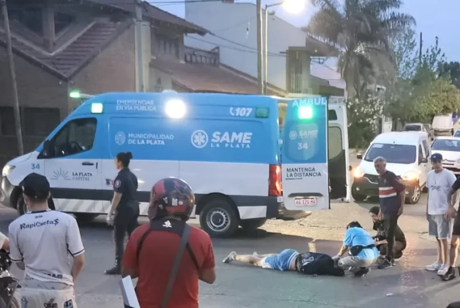 Un motociclista fue atropellado en Tolosa y debió ser hospitalizado