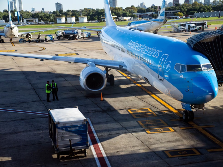 El decreto de Javier Milei para privatizar Aerolíneas Argentinas tendrá que pasar por el Congreso