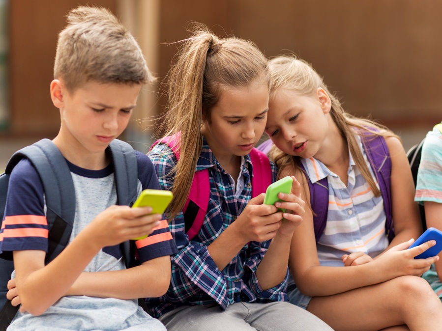 Brindaron consejos para resguardar la salud mental de los niños y adolescentes que utilizan redes sociales