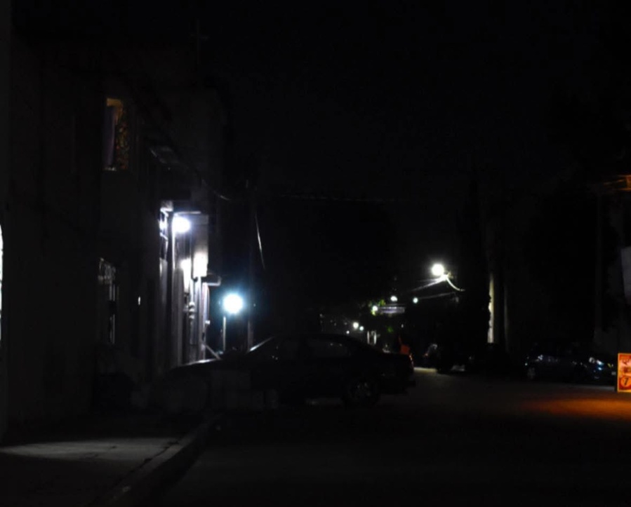 Vecinos de 46 entre 14 y 17 denuncian falta de luminaria