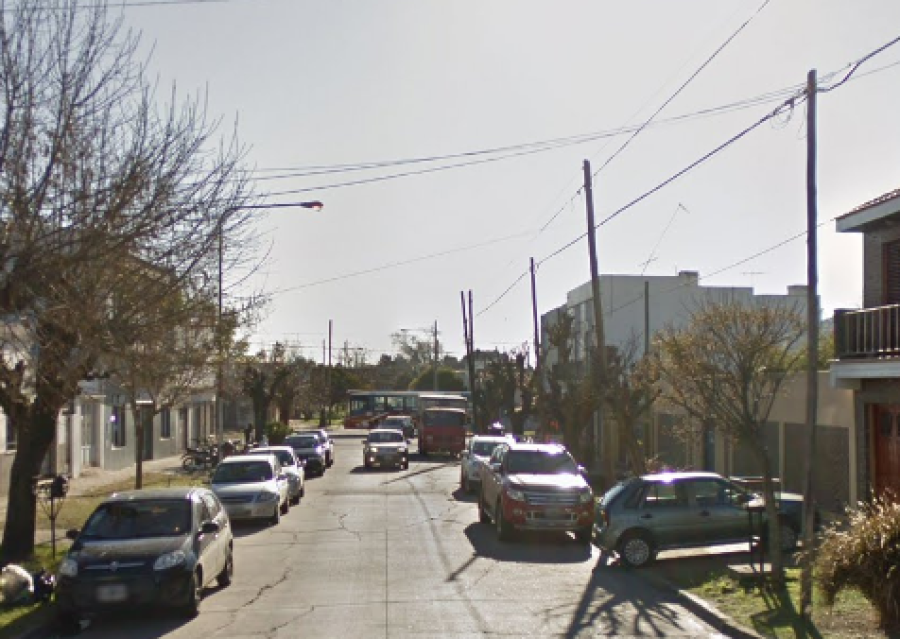 ”Borrá la foto vieja pelot...” le escribieron a una vecina de Los Hornos luego de escrachar a quienes le robaron la bicicleta