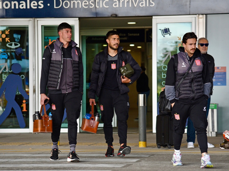 Con el último refuerzo y un regreso, Estudiantes se instaló en Córdoba: ¿Qué equipo piensa Domínguez?  