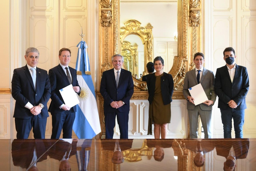 Con el objetivo de colaborar en materia sustentable y seguridad operacional, YPF y Equinor se reunieron con el Presidente