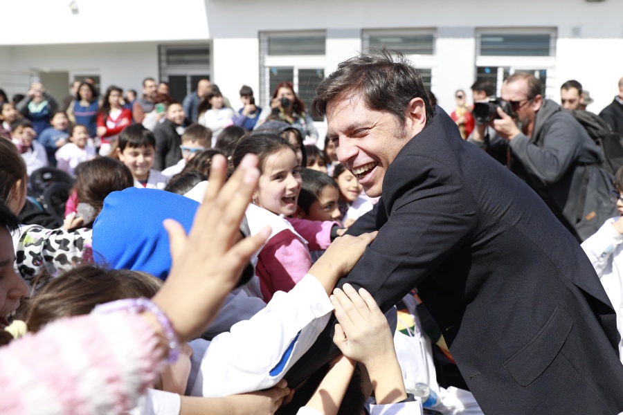 Kicillof: ”Estamos convencidos de que la escuela pública es una fábrica de futuro que tiene que llegar a todos los barrios”