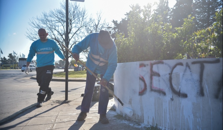 Guerra por las tasas municipales: un aliado de Milei quiere colar el debate en la Legislatura bonaerense