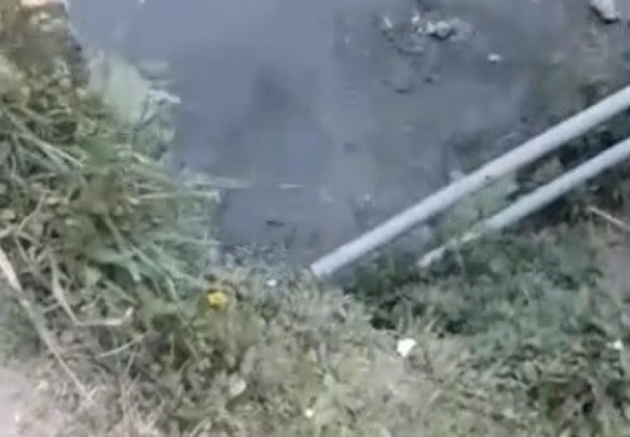 Vecinos alertan por la rotura de la baranda de un puente de City Bell