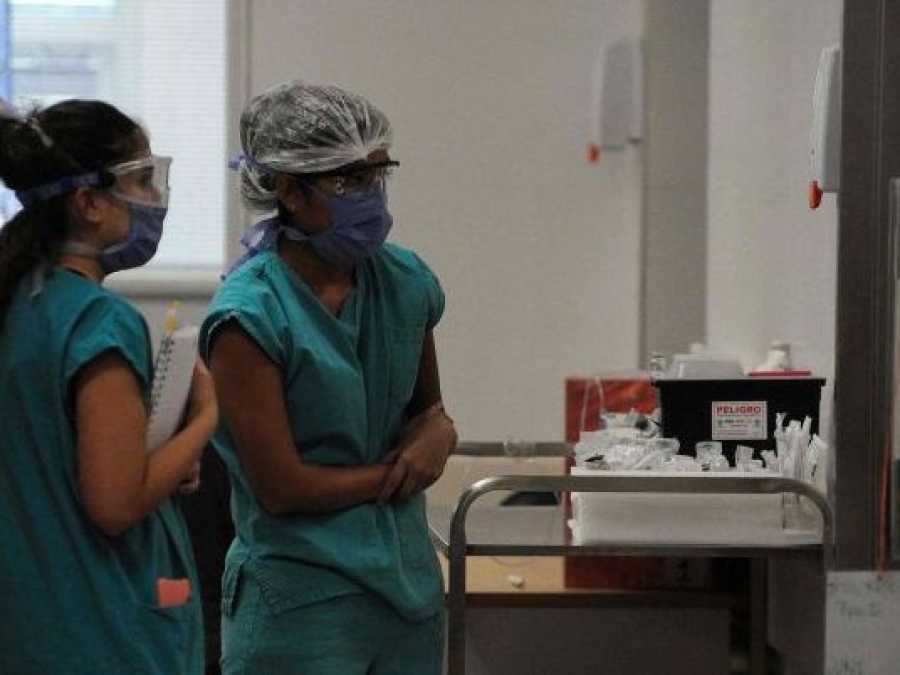 Alerta en La Plata: más de 900 casos en un día y crece también la preocupación entre los platenses