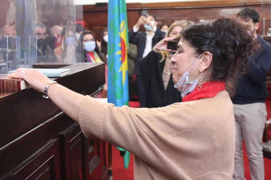 En reemplazo de Tolosa Paz, juró como concejala Alejandra López