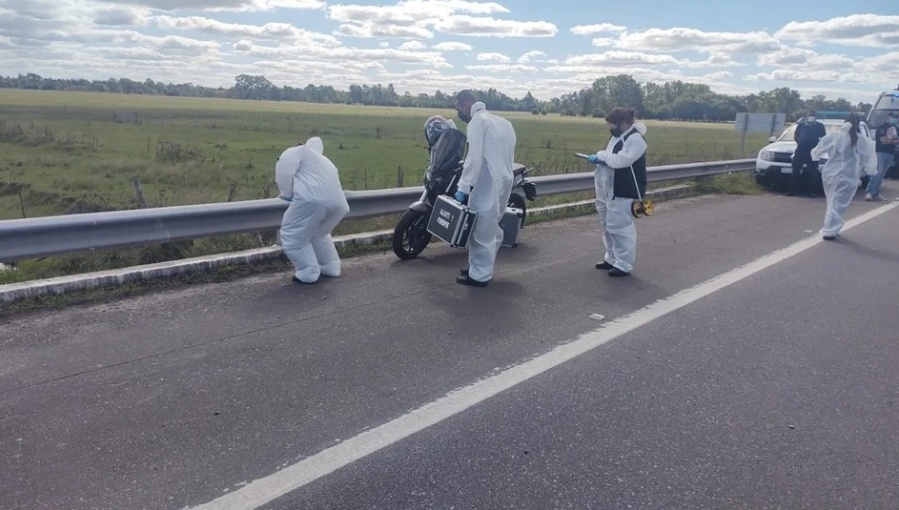 Detuvieron al hijo y a la nuera del jubilado que fue encontrado muerto y envuelto en frazadas y plástico en La Plata