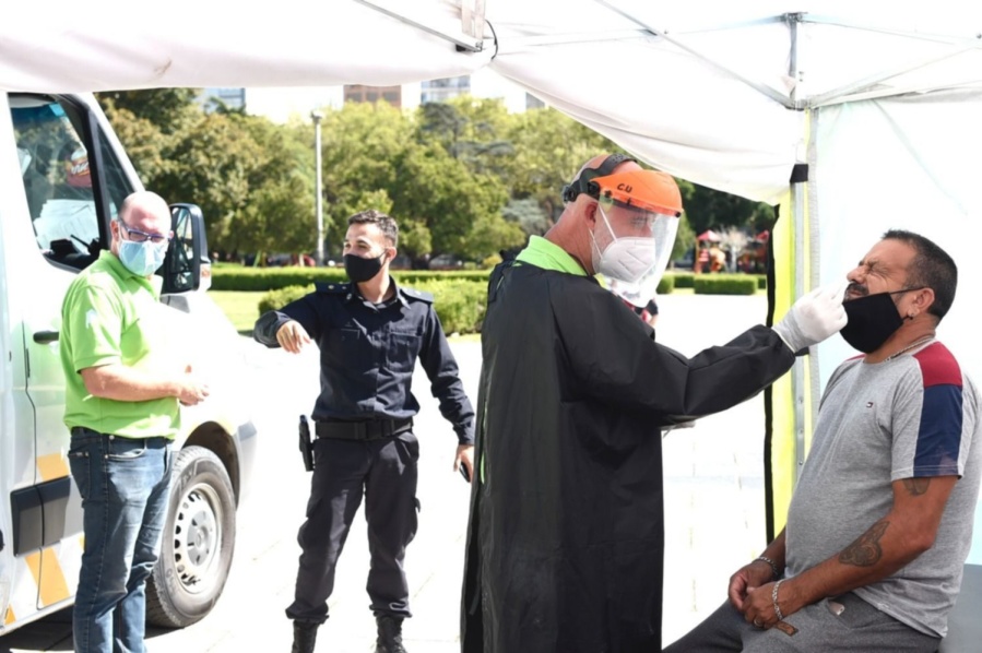 Ante la cuarta ola de Covid informaron en que lugares de La Plata se realiza el hisopado y a quienes les corresponde