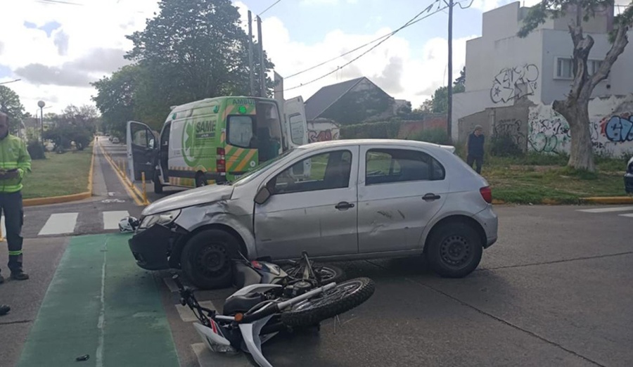 Una joven policía protagonizó un fuerte accidente en Tolosa