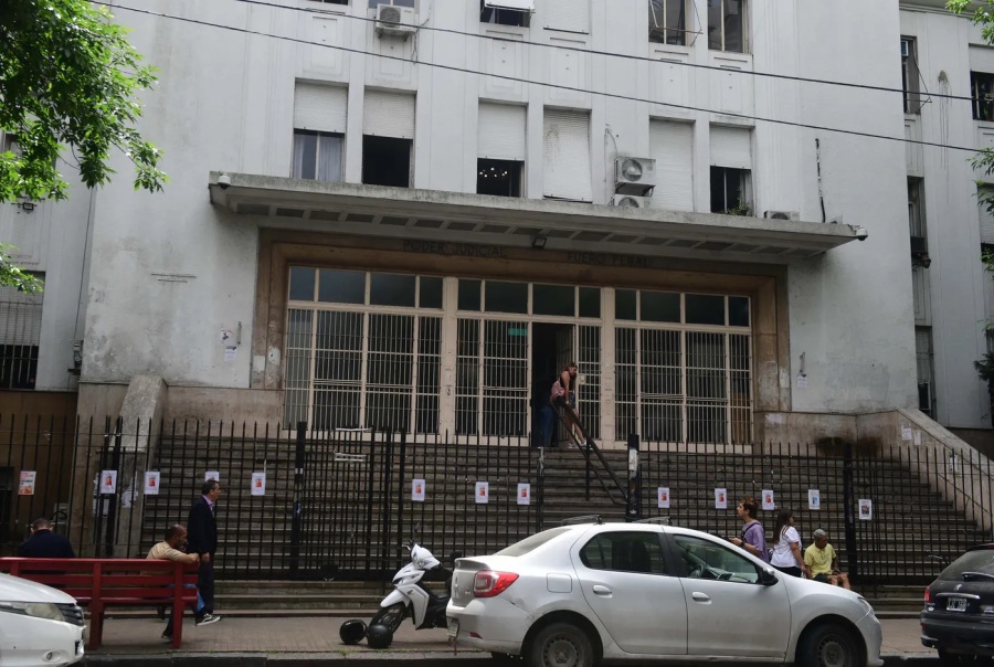 Una mujer denuncia irregularidades en una causa familiar y cuestiona a la justicia por detención preventiva de su esposo