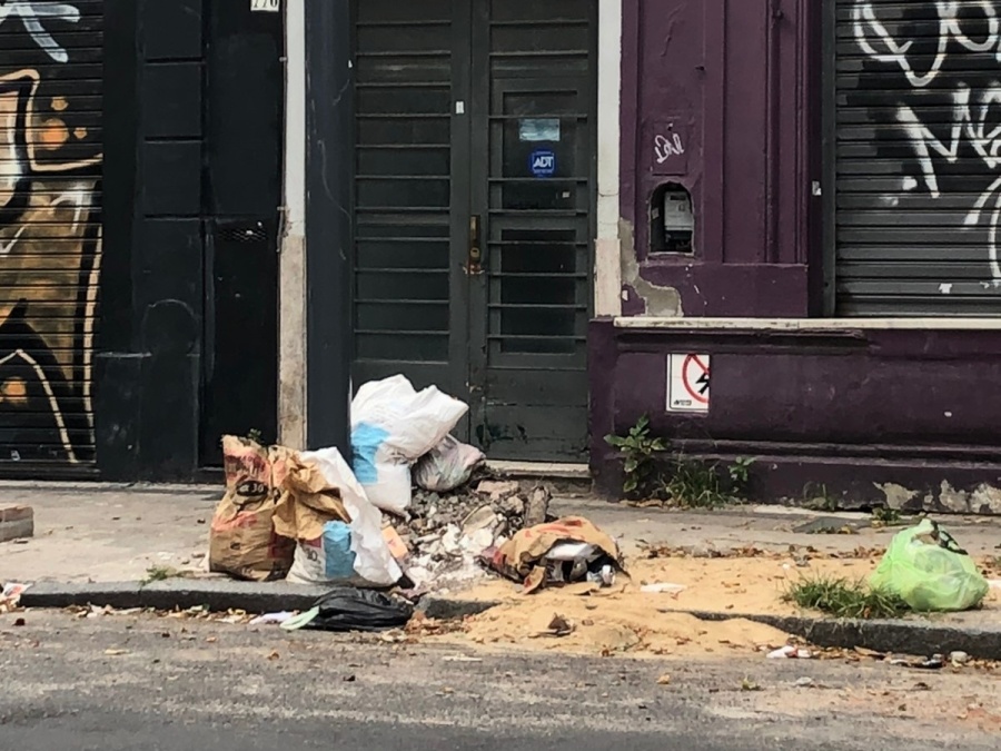”¿Hasta cuando va a estar la basura?”: el cansancio de los vecinos de 3 y diagonal 77