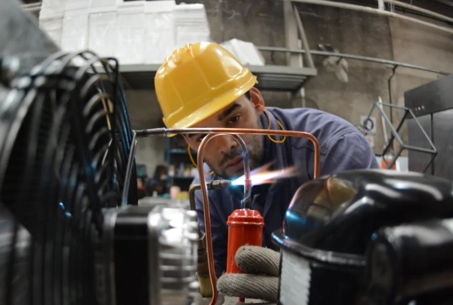 Alertaron que están en riesgo 25 mil pymes y 300 mil puestos de trabajo por la apertura de importaciones