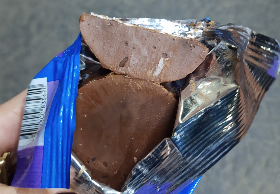 Compró un alfajor, le llegó con ”yapa”, lo festejó, y en paralelo también se viralizó la queja de la víctima: ”Pero LPM”