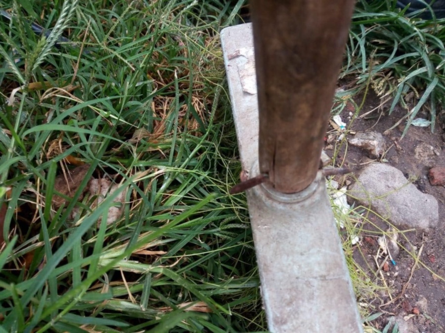 Una abuela de La Plata atacó a escobazos a su nieto y le causó serias heridas en la cabeza