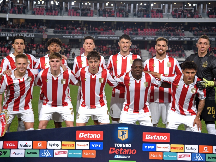 ¿Quién es el futbolista del Pincha que se transformó en el embajador de su pueblo?