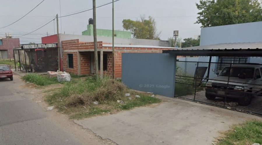 Tres delincuentes asaltaron a un comerciante en su casa de Melchor Romero