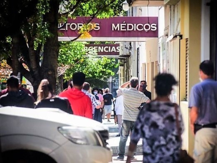 Ya hubo casi 55 mil casos por COVID-19 en La Plata: ayer jueves, 699 nuevos contagios y 46 fallecidos