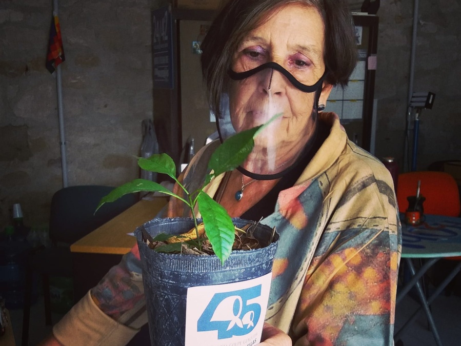 El relato sobre vacunación y memoria que dio vuelta las redes: ”Mi papá pudo ver a su compañera”