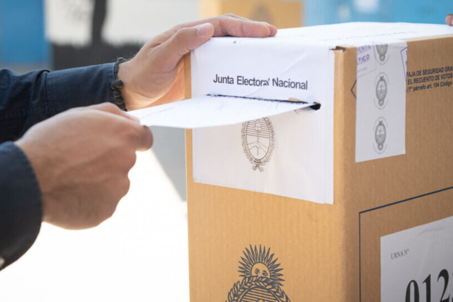 El Gobierno desmiente que se traslade el feriado del 20 noviembre por el balotaje entre Massa y Milei