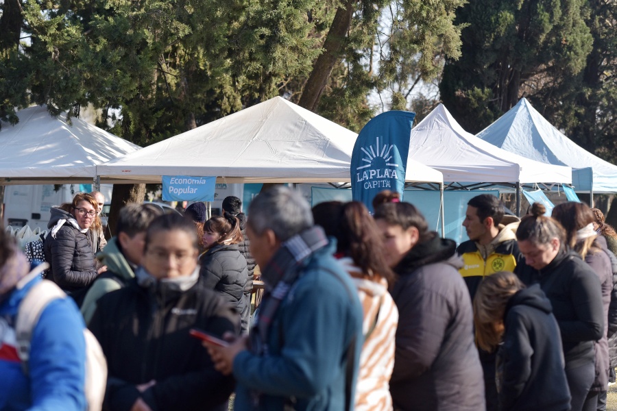 ”Nos vemos en el barrio” desembarcó en Los Hornos con obras y servicios esenciales para los vecinos